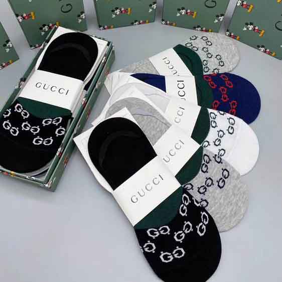 Gucci ���� 1019